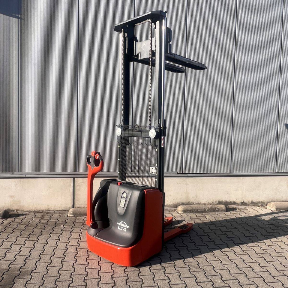 Linde L14C (1169) - Pinoamistrukki: kuva Linde L14C (1169) - Pinoamistrukki Linde L14C (1169) - Pinoamistrukki: kuva Linde L14C (1169) - Pinoamistrukki