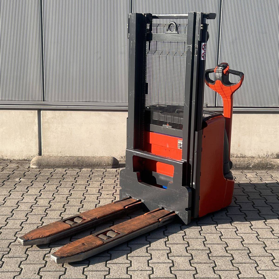Linde L14C (1169) - Pinoamistrukki: kuva Linde L14C (1169) - Pinoamistrukki Linde L14C (1169) - Pinoamistrukki: kuva Linde L14C (1169) - Pinoamistrukki