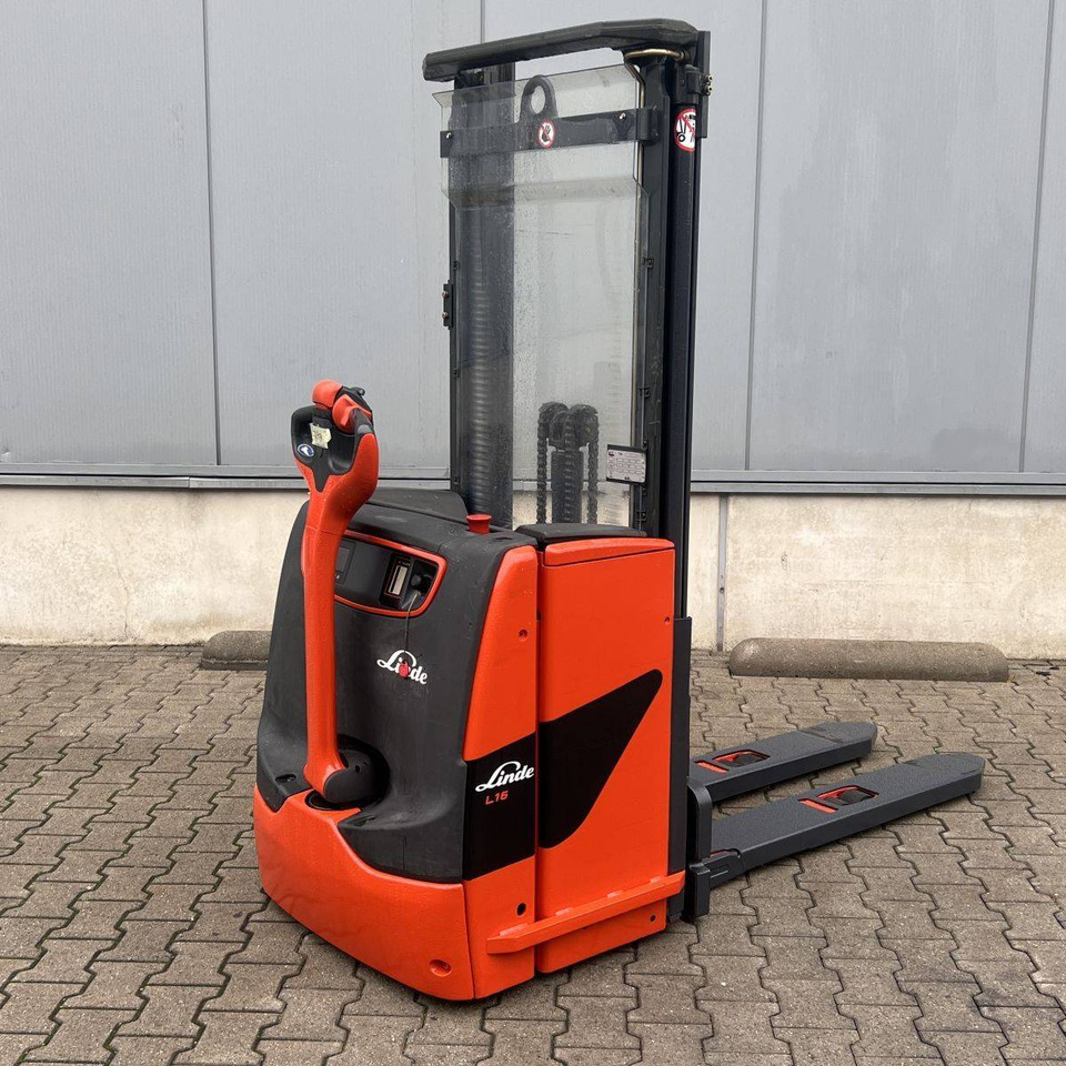 Linde L16 (1173) - Pinoamistrukki: kuva  Linde L16 (1173) - Pinoamistrukki Linde L16 (1173) - Pinoamistrukki: kuva  Linde L16 (1173) - Pinoamistrukki