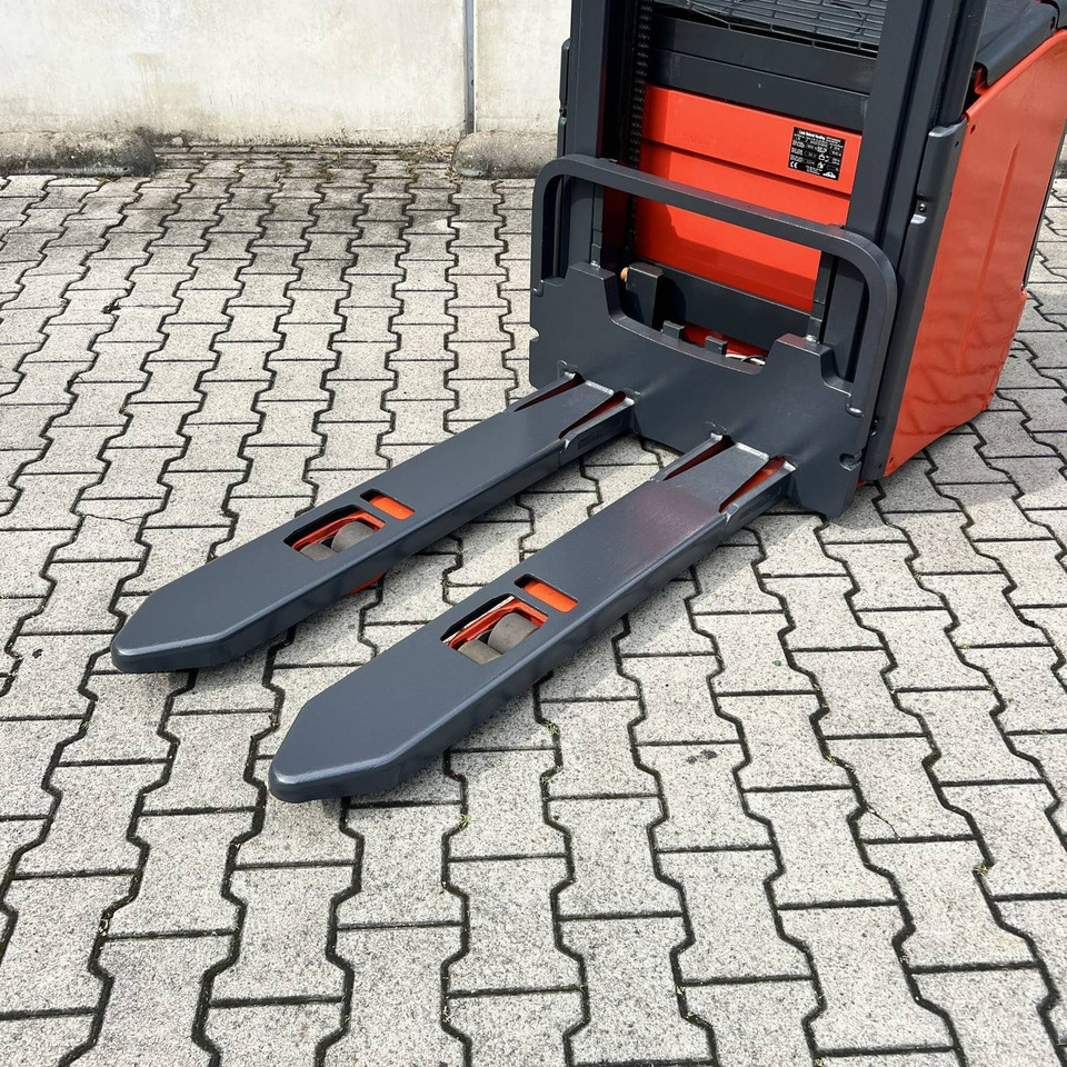 Linde L16 (372) - Pinoamistrukki: kuva Linde L16 (372) - Pinoamistrukki Linde L16 (372) - Pinoamistrukki: kuva Linde L16 (372) - Pinoamistrukki