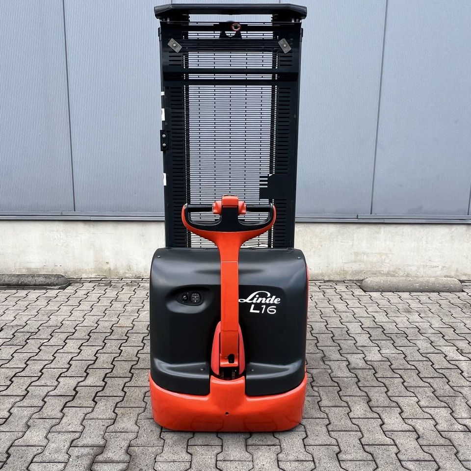 Linde L16 (372) - Pinoamistrukki: kuva Linde L16 (372) - Pinoamistrukki Linde L16 (372) - Pinoamistrukki: kuva Linde L16 (372) - Pinoamistrukki