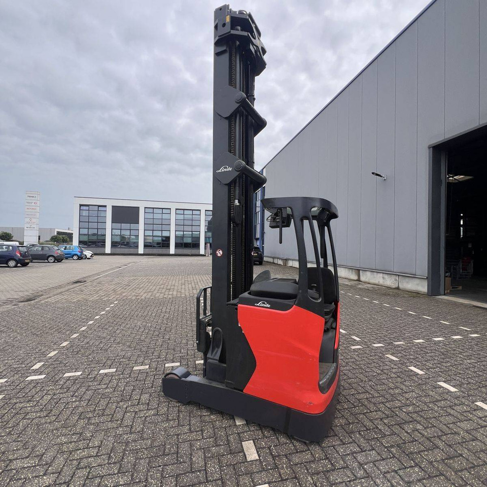 Linde R14HD (1120) - Työntömastotrukki: kuva Linde R14HD (1120) - Työntömastotrukki Linde R14HD (1120) - Työntömastotrukki: kuva Linde R14HD (1120) - Työntömastotrukki