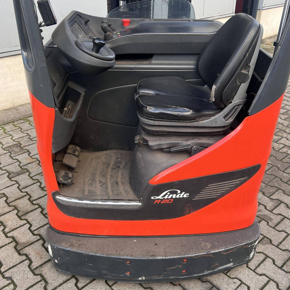Linde R20 HD (1120) - Työntömastotrukki: kuva Linde R20 HD (1120) - Työntömastotrukki Linde R20 HD (1120) - Työntömastotrukki: kuva Linde R20 HD (1120) - Työntömastotrukki