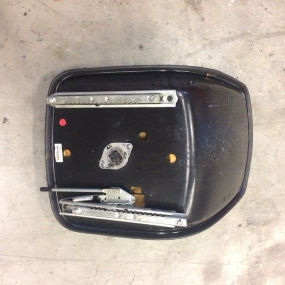 Seat for Scrubber vacuum cleaner Nilfisk BR 850 - Istuin - Yhdistelmäkone: kuva Seat for Scrubber vacuum cleaner Nilfisk BR 850 - Istuin - Yhdistelmäkone Seat for Scrubber vacuum cleaner Nilfisk BR 850 - Istuin - Yhdistelmäkone: kuva Seat for Scrubber vacuum cleaner Nilfisk BR 850 - Istuin - Yhdistelmäkone