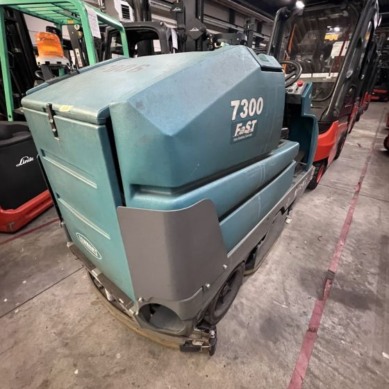 Tennant 7300 Fast - Yhdistelmäkone: kuva Tennant 7300 Fast - Yhdistelmäkone Tennant 7300 Fast - Yhdistelmäkone: kuva Tennant 7300 Fast - Yhdistelmäkone