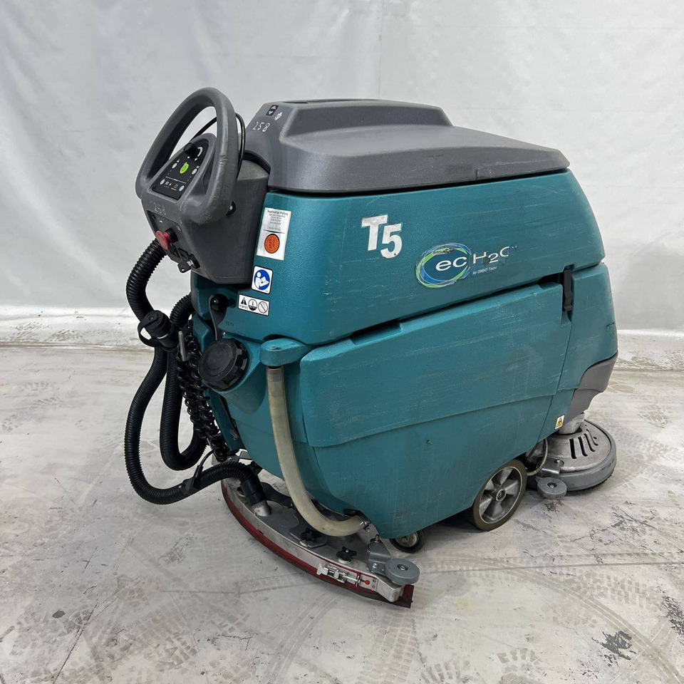 Tennant T5 - Yhdistelmäkone: kuva Tennant T5 - Yhdistelmäkone Tennant T5 - Yhdistelmäkone: kuva Tennant T5 - Yhdistelmäkone
