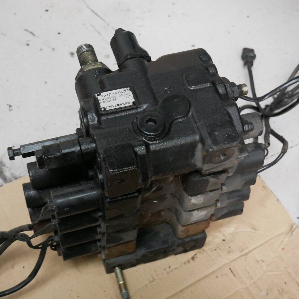 Valve block for Nissan D02 - Hydrauliventtiili - Materiaalinkäsittely: kuva Valve block for Nissan D02 - Hydrauliventtiili - Materiaalinkäsittely Valve block for Nissan D02 - Hydrauliventtiili - Materiaalinkäsittely: kuva Valve block for Nissan D02 - Hydrauliventtiili - Materiaalinkäsittely
