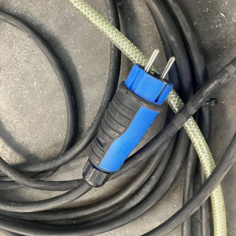Hawker E 24V/80A+EU - Varaosat - Materiaalinkäsittely: kuva Hawker E 24V/80A+EU - Varaosat - Materiaalinkäsittely Hawker E 24V/80A+EU - Varaosat - Materiaalinkäsittely: kuva Hawker E 24V/80A+EU - Varaosat - Materiaalinkäsittely