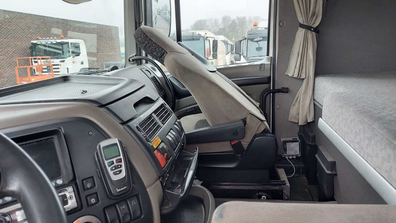 DAF XF - Säiliöauto: kuva DAF XF - Säiliöauto DAF XF - Säiliöauto: kuva DAF XF - Säiliöauto