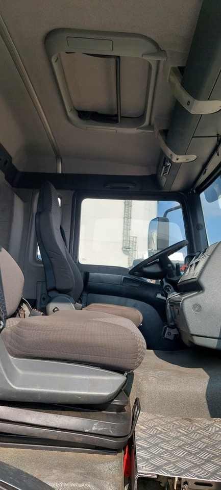 MAN HS 26 FNLC - Säiliöauto: kuva MAN HS 26 FNLC - Säiliöauto MAN HS 26 FNLC - Säiliöauto: kuva MAN HS 26 FNLC - Säiliöauto