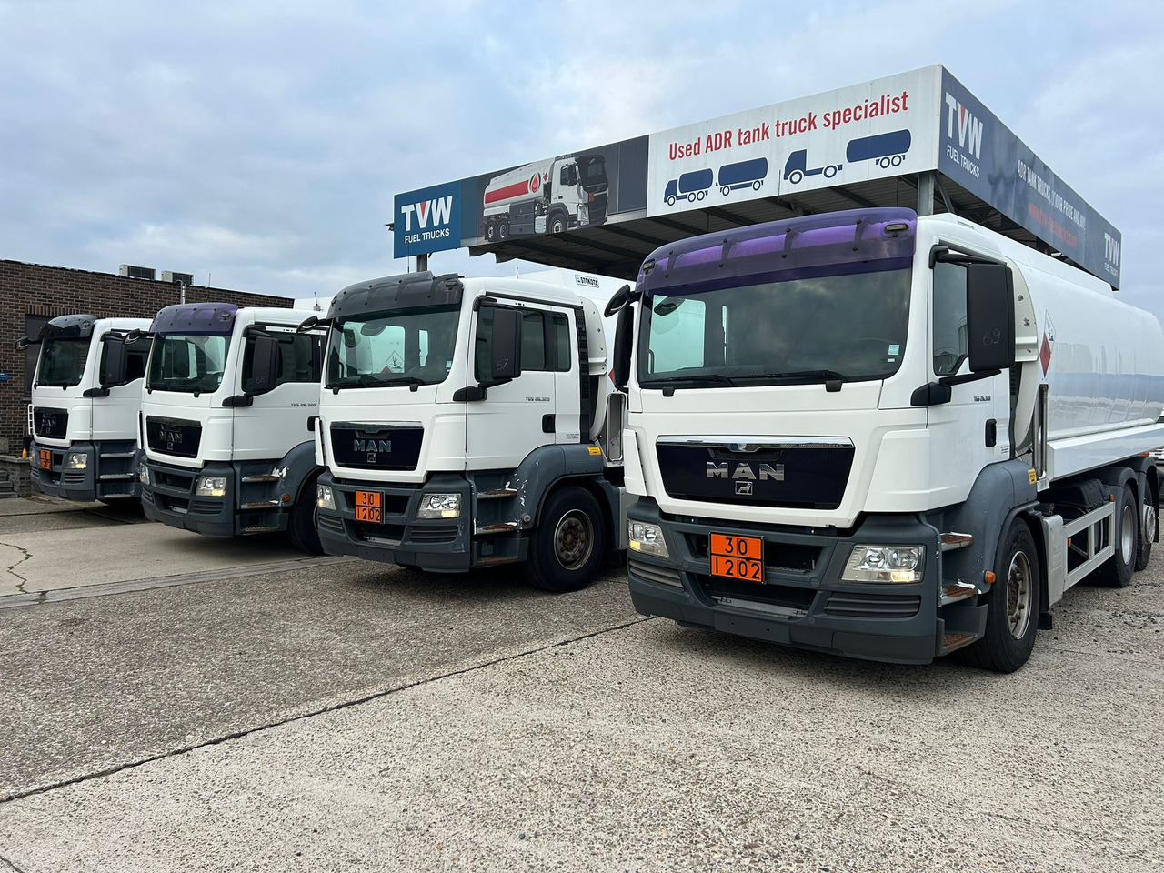 MAN TGS (lot of 4) - Säiliöauto: kuva MAN TGS (lot of 4) - Säiliöauto MAN TGS (lot of 4) - Säiliöauto: kuva MAN TGS (lot of 4) - Säiliöauto