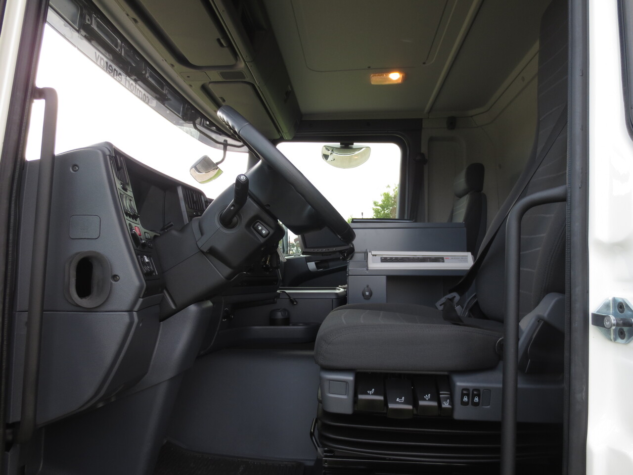 Interior photo 2: Leasing SCANIA G370 SCANIA G370