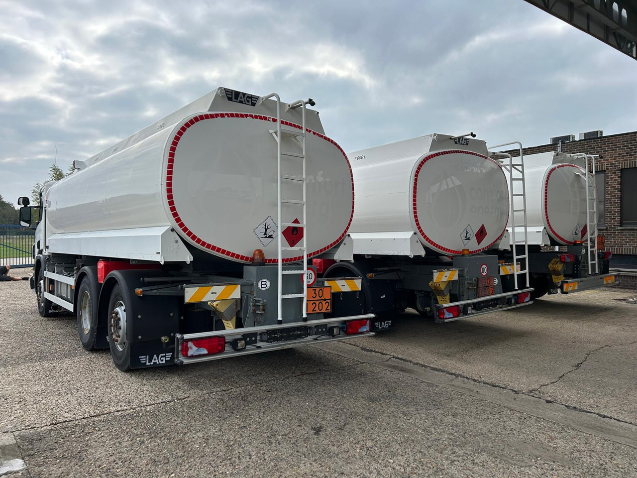SCANIA P320/P360 (lot of 3) - Säiliöauto: kuva SCANIA P320/P360 (lot of 3) - Säiliöauto SCANIA P320/P360 (lot of 3) - Säiliöauto: kuva SCANIA P320/P360 (lot of 3) - Säiliöauto
