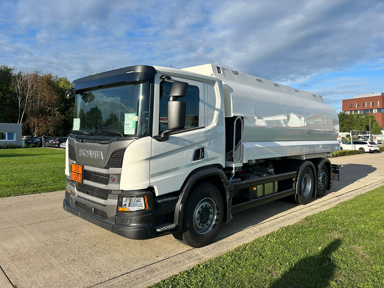 SCANIA P370 - Säiliöauto: kuva SCANIA P370 - Säiliöauto SCANIA P370 - Säiliöauto: kuva SCANIA P370 - Säiliöauto