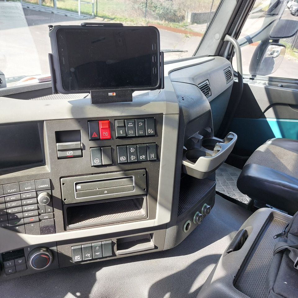 VOLVO FM - Säiliöauto: kuva VOLVO FM - Säiliöauto VOLVO FM - Säiliöauto: kuva VOLVO FM - Säiliöauto