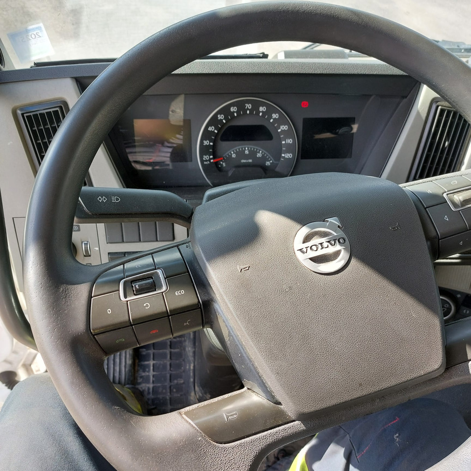 VOLVO FM - Säiliöauto: kuva VOLVO FM - Säiliöauto VOLVO FM - Säiliöauto: kuva VOLVO FM - Säiliöauto