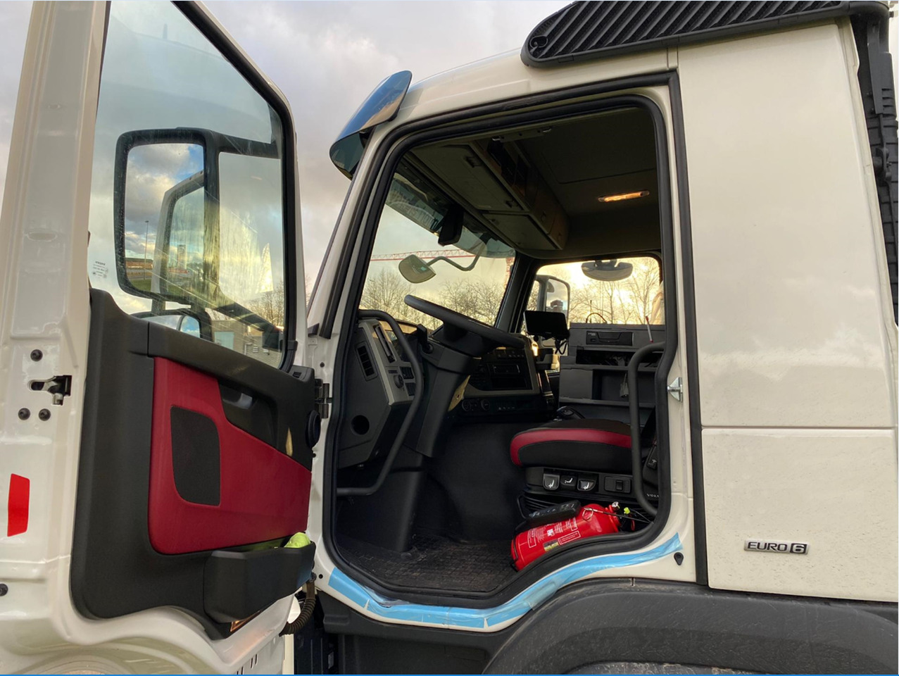 VOLVO FM - Säiliöauto: kuva VOLVO FM - Säiliöauto VOLVO FM - Säiliöauto: kuva VOLVO FM - Säiliöauto