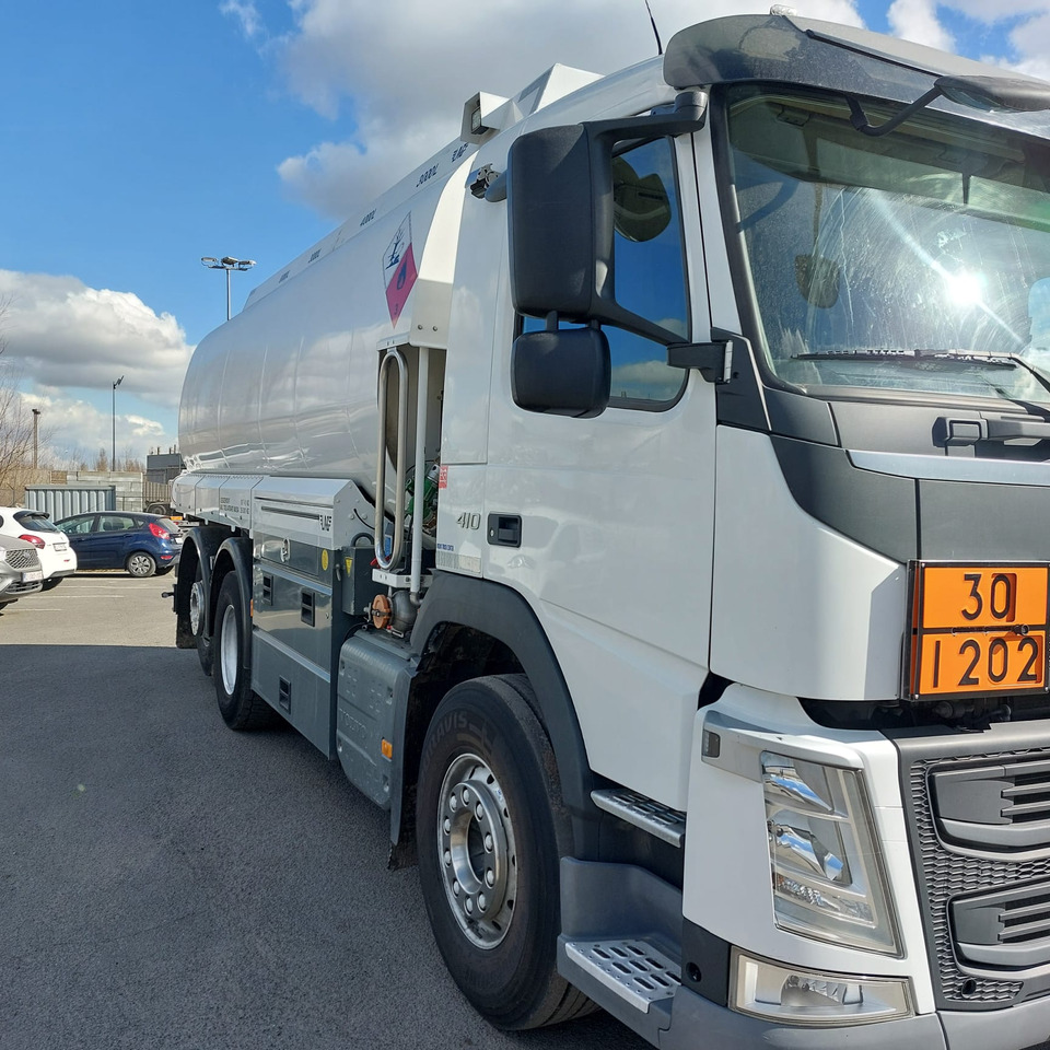 VOLVO FM - Säiliöauto: kuva VOLVO FM - Säiliöauto VOLVO FM - Säiliöauto: kuva VOLVO FM - Säiliöauto