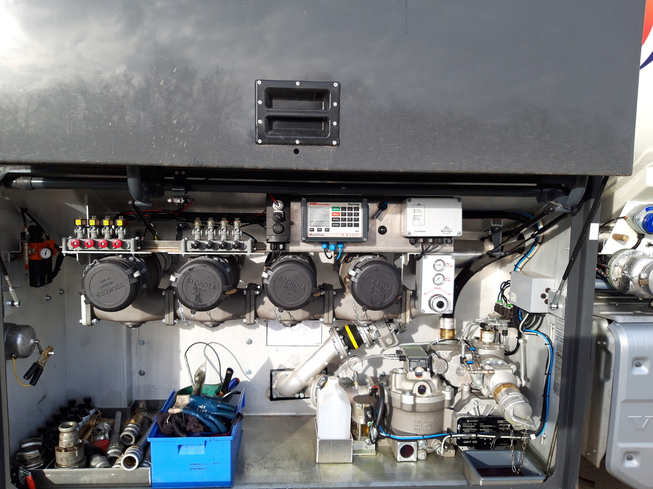 VOLVO FM - Säiliöauto: kuva VOLVO FM - Säiliöauto VOLVO FM - Säiliöauto: kuva VOLVO FM - Säiliöauto