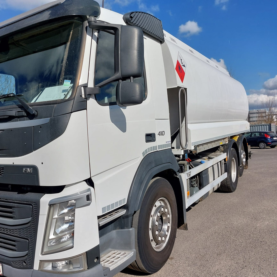 VOLVO FM - Säiliöauto: kuva VOLVO FM - Säiliöauto VOLVO FM - Säiliöauto: kuva VOLVO FM - Säiliöauto