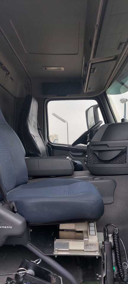 Säiliöauto VOLVO FM: kuva Säiliöauto VOLVO FM Säiliöauto VOLVO FM: kuva Säiliöauto VOLVO FM