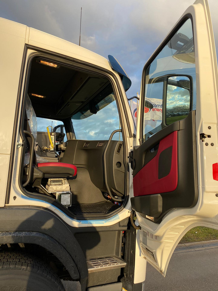 VOLVO FM - Säiliöauto: kuva VOLVO FM - Säiliöauto VOLVO FM - Säiliöauto: kuva VOLVO FM - Säiliöauto
