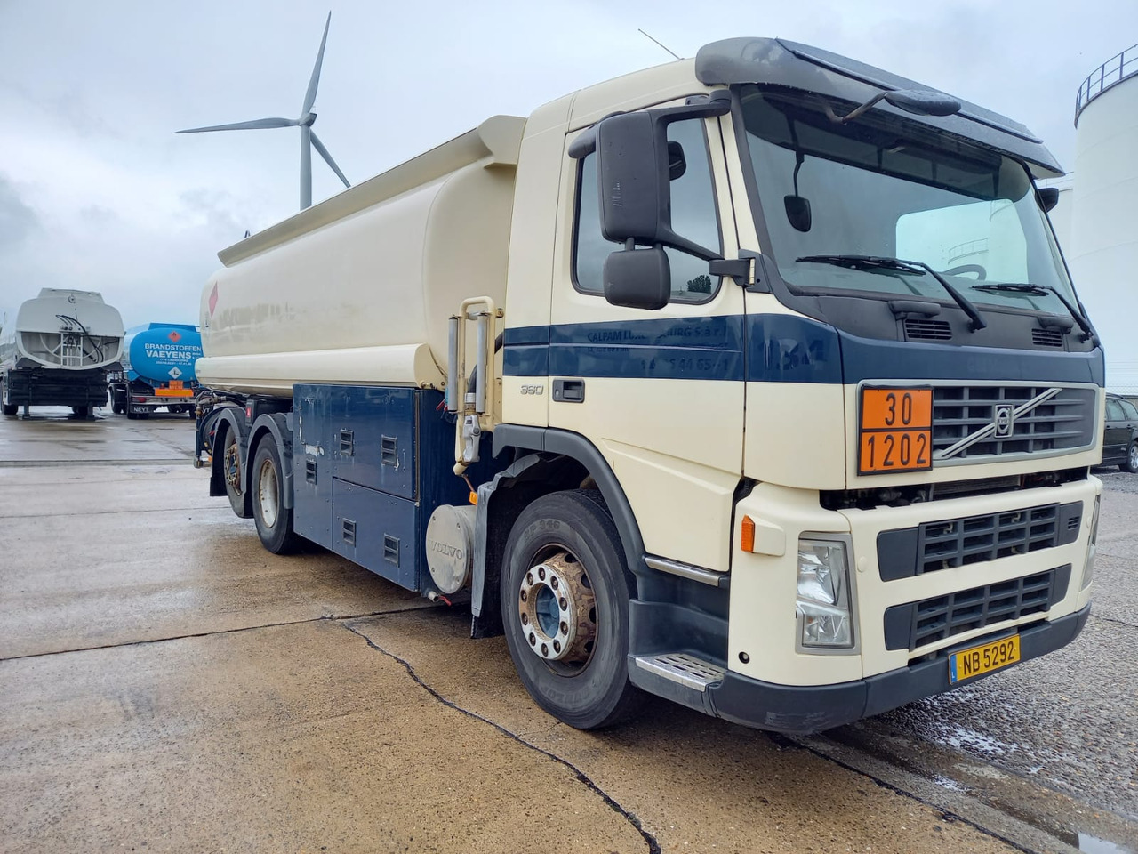 VOLVO FM (lot of 3) - Säiliöauto: kuva VOLVO FM (lot of 3) - Säiliöauto VOLVO FM (lot of 3) - Säiliöauto: kuva VOLVO FM (lot of 3) - Säiliöauto