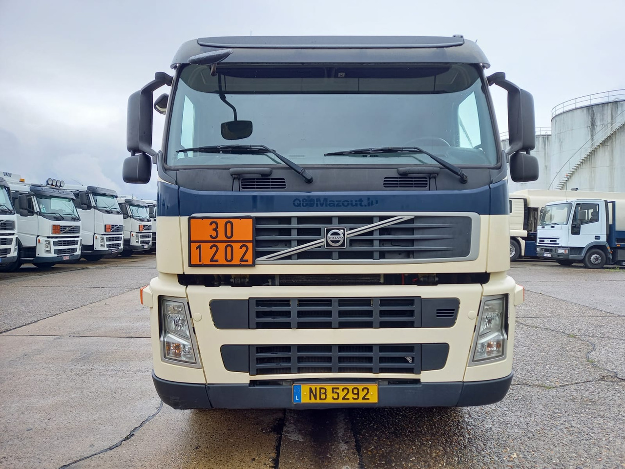 VOLVO FM (lot of 3) - Säiliöauto: kuva VOLVO FM (lot of 3) - Säiliöauto VOLVO FM (lot of 3) - Säiliöauto: kuva VOLVO FM (lot of 3) - Säiliöauto