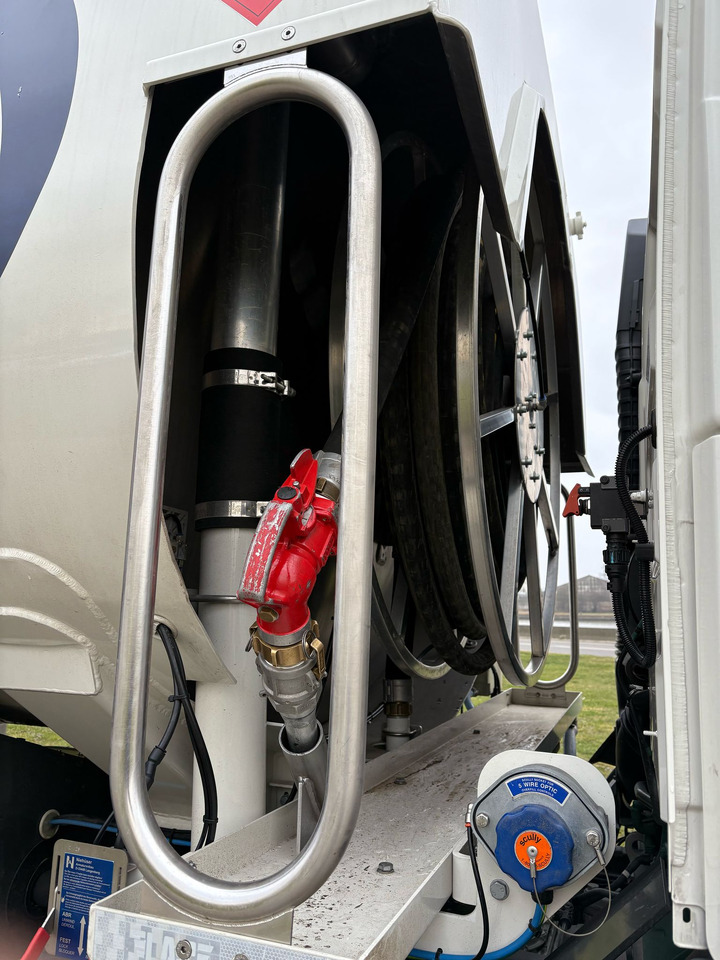 VOLVO FM380 - Säiliöauto: kuva VOLVO FM380 - Säiliöauto VOLVO FM380 - Säiliöauto: kuva VOLVO FM380 - Säiliöauto