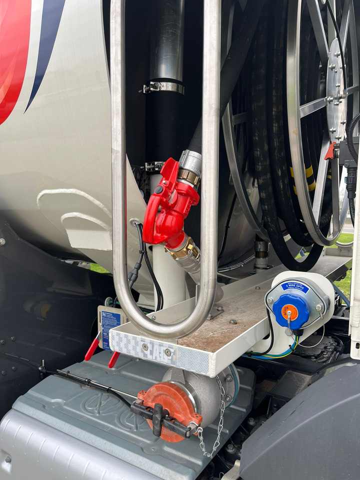 VOLVO FM380 - Säiliöauto: kuva VOLVO FM380 - Säiliöauto VOLVO FM380 - Säiliöauto: kuva VOLVO FM380 - Säiliöauto