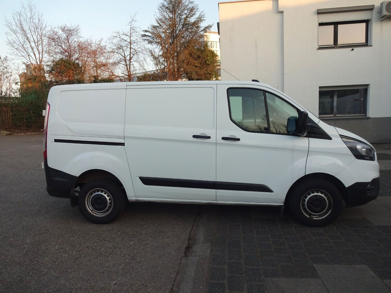 Ford Transit Custom Kasten 280 L1H1, PDC - Pikkubussi: kuva Ford Transit Custom Kasten 280 L1H1, PDC - Pikkubussi Ford Transit Custom Kasten 280 L1H1, PDC - Pikkubussi: kuva Ford Transit Custom Kasten 280 L1H1, PDC - Pikkubussi