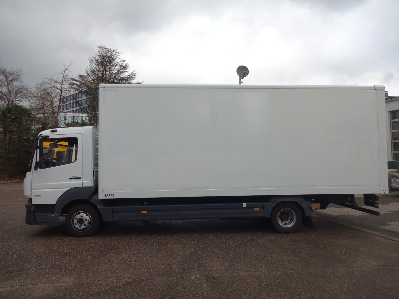 Mercedes-Benz Atego 818, Koffer mit Rolltor - Jakeluauto: kuva Mercedes-Benz Atego 818, Koffer mit Rolltor - Jakeluauto Mercedes-Benz Atego 818, Koffer mit Rolltor - Jakeluauto: kuva Mercedes-Benz Atego 818, Koffer mit Rolltor - Jakeluauto