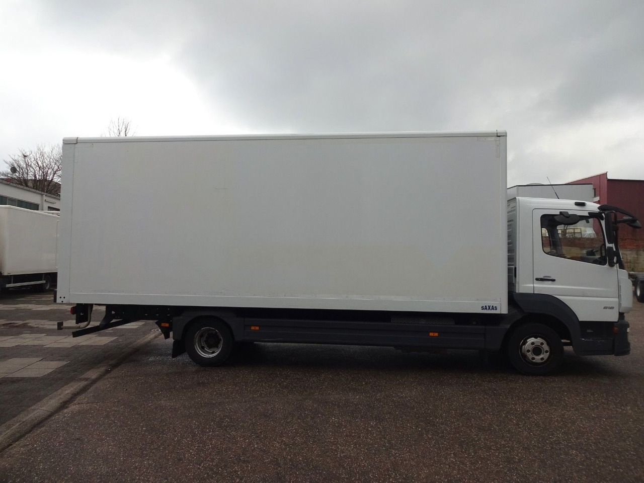 Mercedes-Benz Atego 818, Koffer mit Rolltor - Jakeluauto: kuva Mercedes-Benz Atego 818, Koffer mit Rolltor - Jakeluauto Mercedes-Benz Atego 818, Koffer mit Rolltor - Jakeluauto: kuva Mercedes-Benz Atego 818, Koffer mit Rolltor - Jakeluauto