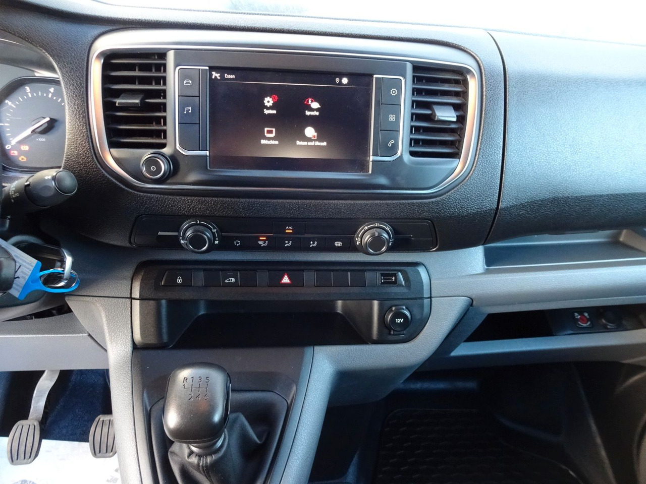 Leasing  Opel 50 x Vivaro Kasten, L1H1, Klima, PDC Opel 50 x Vivaro Kasten, L1H1, Klima, PDC: kuva Leasing  Opel 50 x Vivaro Kasten, L1H1, Klima, PDC Opel 50 x Vivaro Kasten, L1H1, Klima, PDC