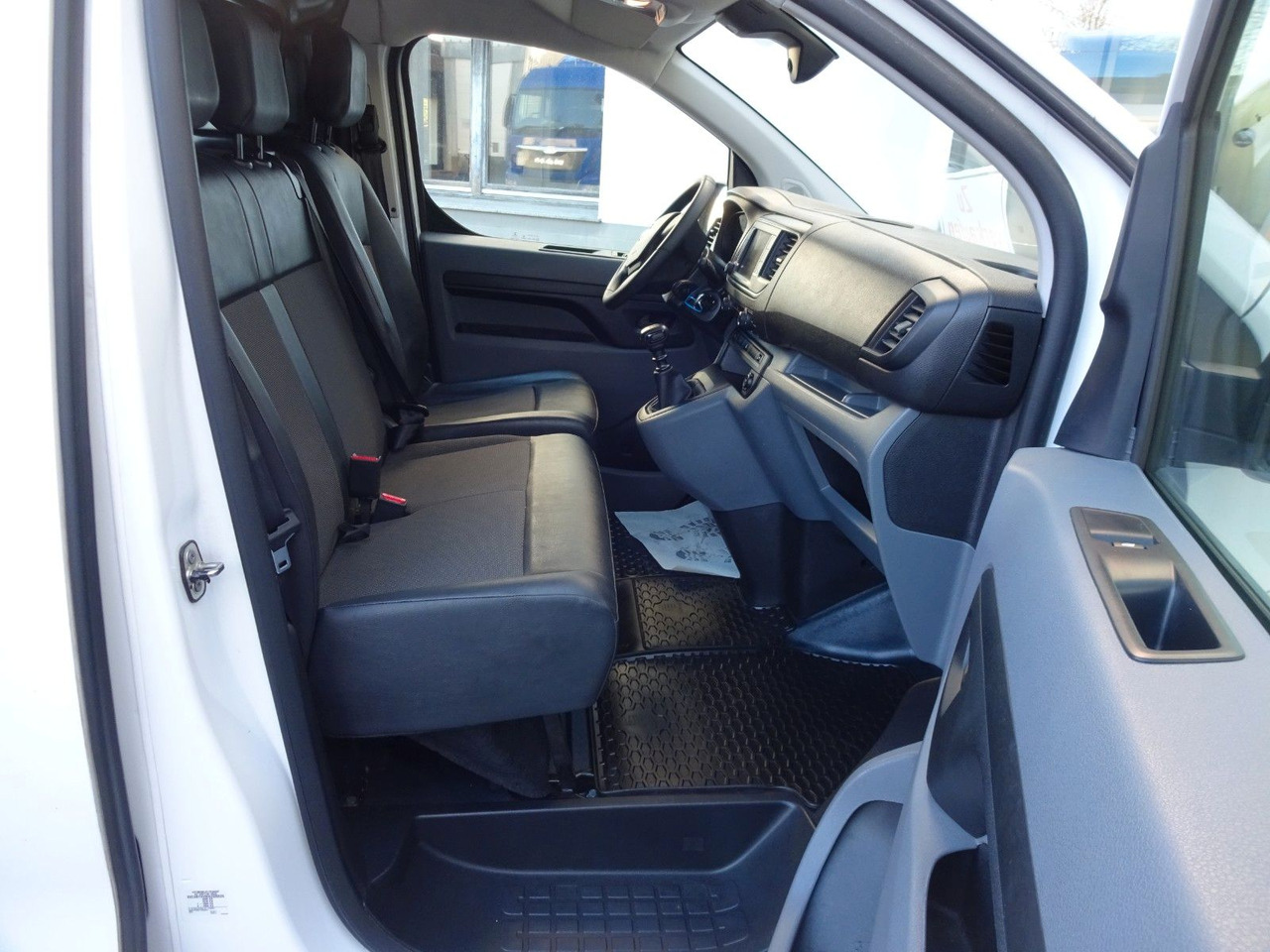 Leasing  Opel 50 x Vivaro Kasten, L1H1, Klima, PDC Opel 50 x Vivaro Kasten, L1H1, Klima, PDC: kuva Leasing  Opel 50 x Vivaro Kasten, L1H1, Klima, PDC Opel 50 x Vivaro Kasten, L1H1, Klima, PDC