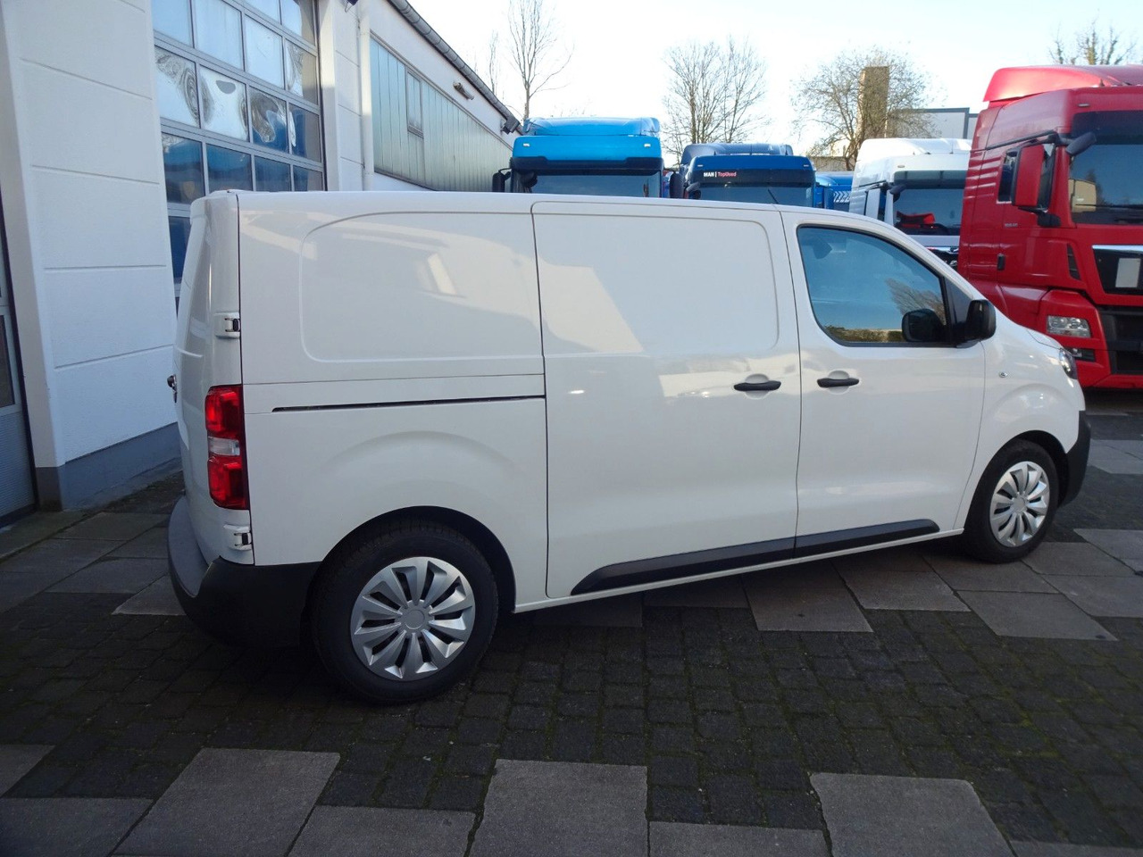 Opel 50 x Vivaro Kasten L1H1, Klima, PDC, Tempomat - Pieni pakettiauto: kuva Opel 50 x Vivaro Kasten L1H1, Klima, PDC, Tempomat - Pieni pakettiauto Opel 50 x Vivaro Kasten L1H1, Klima, PDC, Tempomat - Pieni pakettiauto: kuva Opel 50 x Vivaro Kasten L1H1, Klima, PDC, Tempomat - Pieni pakettiauto