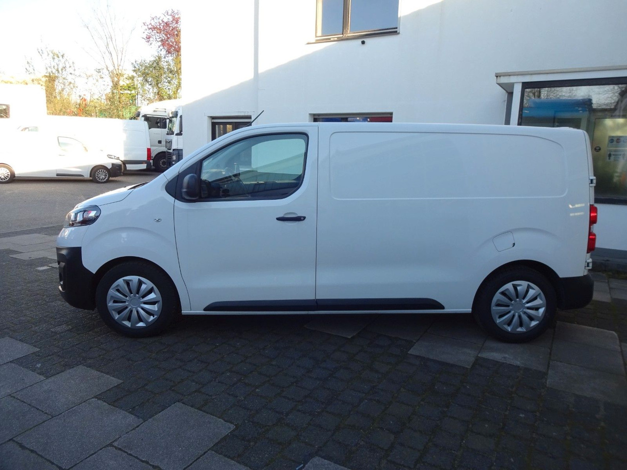 Opel 50 x Vivaro Kasten L1H1, Klima, PDC, Tempomat - Pieni pakettiauto: kuva Opel 50 x Vivaro Kasten L1H1, Klima, PDC, Tempomat - Pieni pakettiauto Opel 50 x Vivaro Kasten L1H1, Klima, PDC, Tempomat - Pieni pakettiauto: kuva Opel 50 x Vivaro Kasten L1H1, Klima, PDC, Tempomat - Pieni pakettiauto