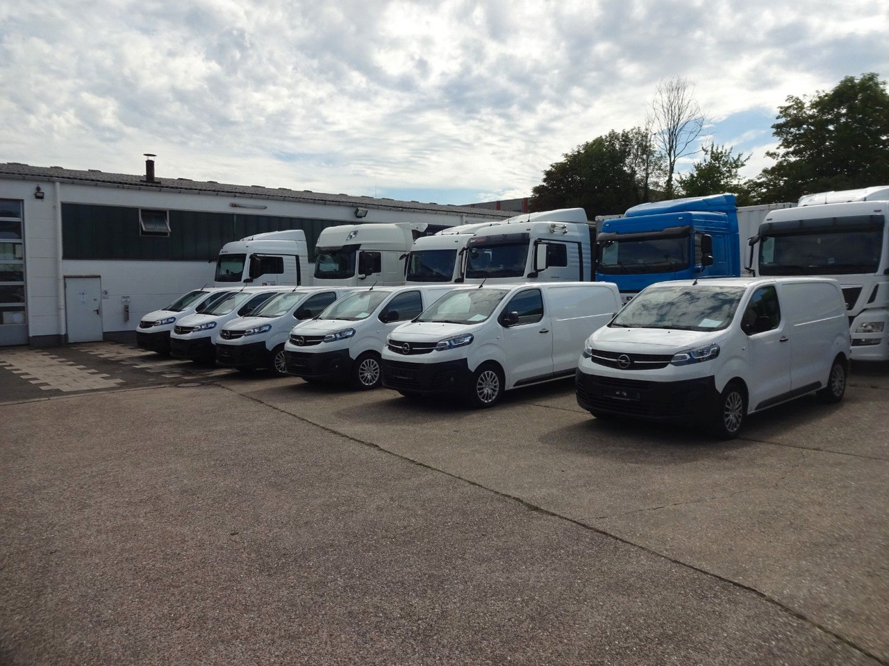 Opel Opel 5 x Vivaro Kasten L1H1, Klima, PDC, - Pieni pakettiauto: kuva Opel Opel 5 x Vivaro Kasten L1H1, Klima, PDC, - Pieni pakettiauto Opel Opel 5 x Vivaro Kasten L1H1, Klima, PDC, - Pieni pakettiauto: kuva Opel Opel 5 x Vivaro Kasten L1H1, Klima, PDC, - Pieni pakettiauto