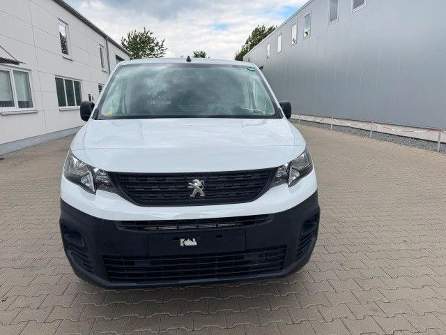 Peugeot Partner Premium Elektro, L3H1, 100 kW, Kamera - Pieni pakettiauto, Sähköpakettiauto: kuva Peugeot Partner Premium Elektro, L3H1, 100 kW, Kamera - Pieni pakettiauto, Sähköpakettiauto Peugeot Partner Premium Elektro, L3H1, 100 kW, Kamera - Pieni pakettiauto, Sähköpakettiauto: kuva Peugeot Partner Premium Elektro, L3H1, 100 kW, Kamera - Pieni pakettiauto, Sähköpakettiauto