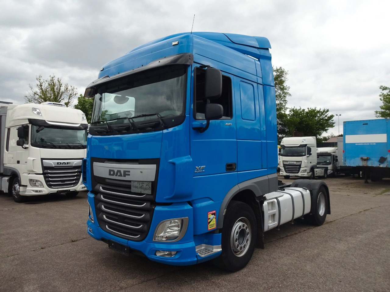 DAF XF 440, SC, Klima, 2 x Tank, Intarder, Standklim - Vetopöytäauto: kuva DAF XF 440, SC, Klima, 2 x Tank, Intarder, Standklim - Vetopöytäauto DAF XF 440, SC, Klima, 2 x Tank, Intarder, Standklim - Vetopöytäauto: kuva DAF XF 440, SC, Klima, 2 x Tank, Intarder, Standklim - Vetopöytäauto