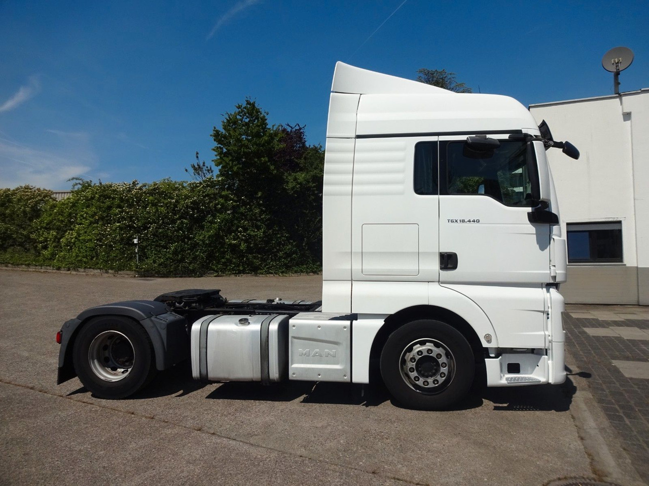 MAN TGX 18.440, XLX, Intarder, 2xTanks, ACC, Navi - Vetopöytäauto: kuva MAN TGX 18.440, XLX, Intarder, 2xTanks, ACC, Navi - Vetopöytäauto MAN TGX 18.440, XLX, Intarder, 2xTanks, ACC, Navi - Vetopöytäauto: kuva MAN TGX 18.440, XLX, Intarder, 2xTanks, ACC, Navi - Vetopöytäauto