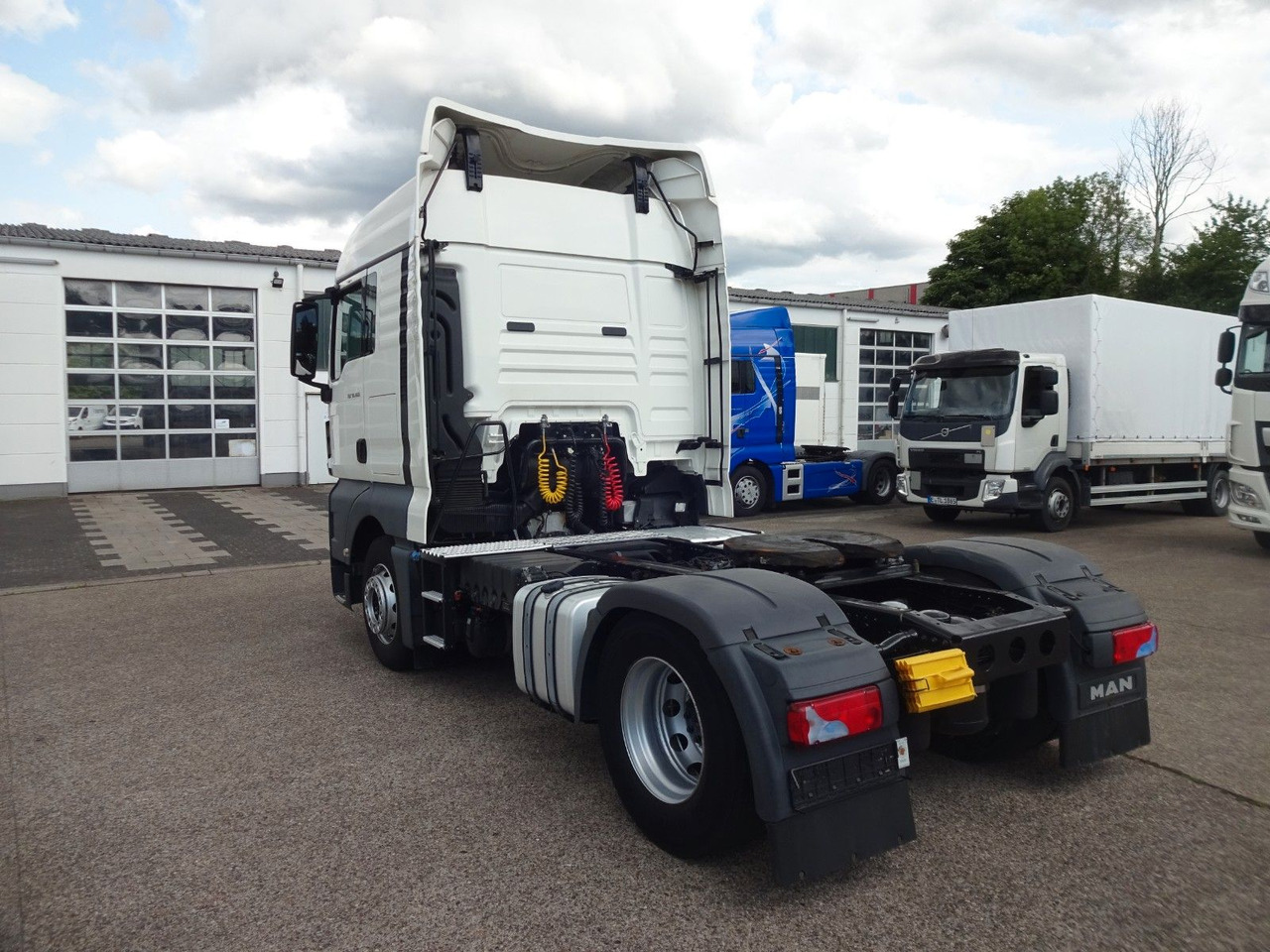 MAN TGX 18.460, XLX, Intarder, ACC - Vetopöytäauto: kuva MAN TGX 18.460, XLX, Intarder, ACC - Vetopöytäauto MAN TGX 18.460, XLX, Intarder, ACC - Vetopöytäauto: kuva MAN TGX 18.460, XLX, Intarder, ACC - Vetopöytäauto