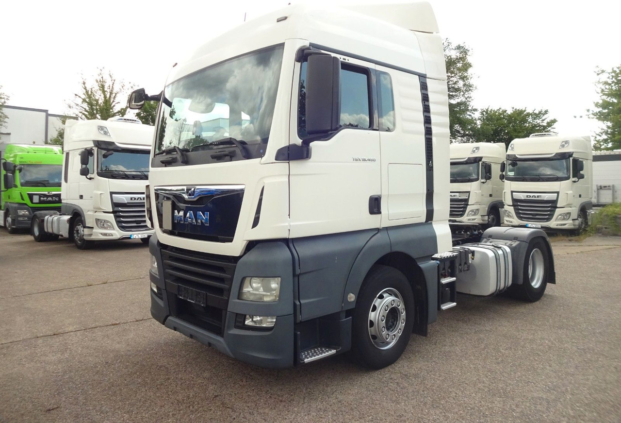 MAN TGX 18.460, XLX, Intarder, ACC - Vetopöytäauto: kuva MAN TGX 18.460, XLX, Intarder, ACC - Vetopöytäauto MAN TGX 18.460, XLX, Intarder, ACC - Vetopöytäauto: kuva MAN TGX 18.460, XLX, Intarder, ACC - Vetopöytäauto