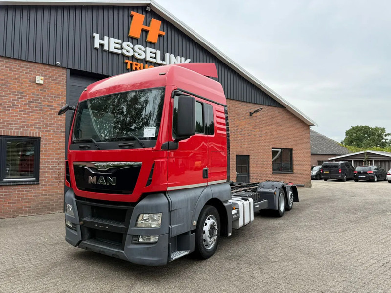 MAN TGX 26.400 6X2 Chassis cabine AHK Airco - Kuorma-auto alusta: kuva MAN TGX 26.400 6X2 Chassis cabine AHK Airco - Kuorma-auto alusta MAN TGX 26.400 6X2 Chassis cabine AHK Airco - Kuorma-auto alusta: kuva MAN TGX 26.400 6X2 Chassis cabine AHK Airco - Kuorma-auto alusta