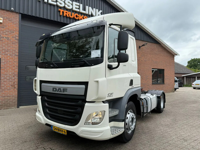 DAF CF 290 4x2 Dag cabine 649.535 KM Airco - NL Truck! - Vetopöytäauto: kuva DAF CF 290 4x2 Dag cabine 649.535 KM Airco - NL Truck! - Vetopöytäauto DAF CF 290 4x2 Dag cabine 649.535 KM Airco - NL Truck! - Vetopöytäauto: kuva DAF CF 290 4x2 Dag cabine 649.535 KM Airco - NL Truck! - Vetopöytäauto