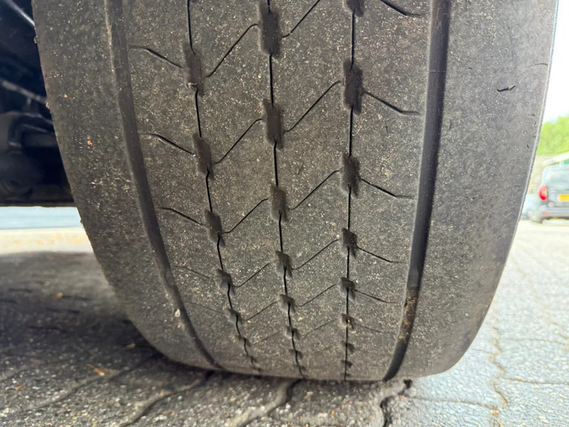 DAF CF 400 4X2 FT Space Cab Side skirts - Vetopöytäauto: kuva DAF CF 400 4X2 FT Space Cab Side skirts - Vetopöytäauto DAF CF 400 4X2 FT Space Cab Side skirts - Vetopöytäauto: kuva DAF CF 400 4X2 FT Space Cab Side skirts - Vetopöytäauto