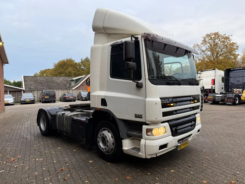 DAF CF 75.250 Handgeschakeld/Manual EURO 3 - Vetopöytäauto: kuva DAF CF 75.250 Handgeschakeld/Manual EURO 3 - Vetopöytäauto DAF CF 75.250 Handgeschakeld/Manual EURO 3 - Vetopöytäauto: kuva DAF CF 75.250 Handgeschakeld/Manual EURO 3 - Vetopöytäauto