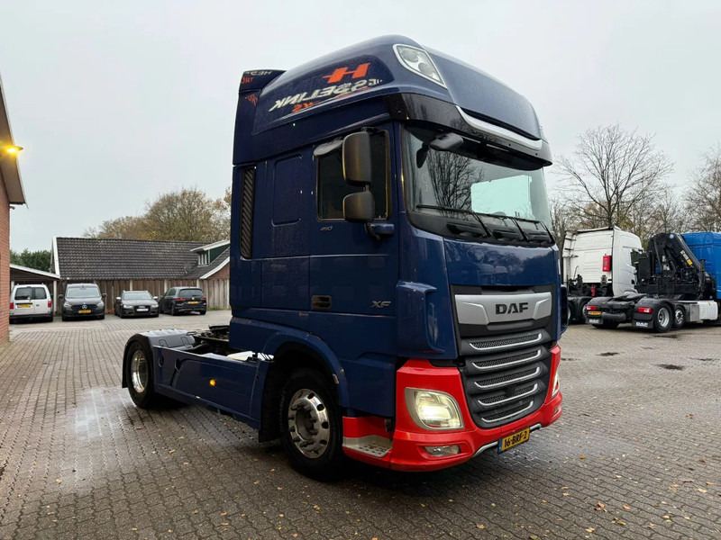 DAF XF 450 SSC Super Space LED Smarrttacho 2 Standairco Leer NL Truck - Vetopöytäauto: kuva DAF XF 450 SSC Super Space LED Smarrttacho 2 Standairco Leer NL Truck - Vetopöytäauto DAF XF 450 SSC Super Space LED Smarrttacho 2 Standairco Leer NL Truck - Vetopöytäauto: kuva DAF XF 450 SSC Super Space LED Smarrttacho 2 Standairco Leer NL Truck - Vetopöytäauto