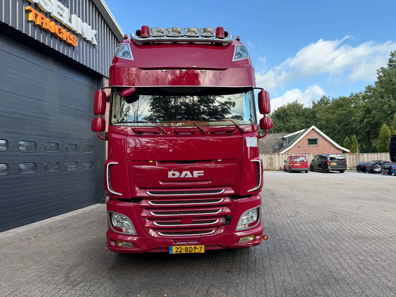 DAF XF 460 SSC Super Space Manual Hydraulic Special interior - Vetopöytäauto: kuva DAF XF 460 SSC Super Space Manual Hydraulic Special interior - Vetopöytäauto DAF XF 460 SSC Super Space Manual Hydraulic Special interior - Vetopöytäauto: kuva DAF XF 460 SSC Super Space Manual Hydraulic Special interior - Vetopöytäauto