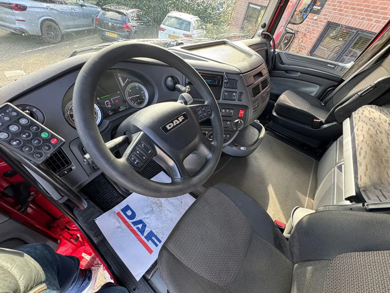 DAF XF 510 6X2 FTG SSC Super Space Standairco NL truck - Vetopöytäauto: kuva DAF XF 510 6X2 FTG SSC Super Space Standairco NL truck - Vetopöytäauto DAF XF 510 6X2 FTG SSC Super Space Standairco NL truck - Vetopöytäauto: kuva DAF XF 510 6X2 FTG SSC Super Space Standairco NL truck - Vetopöytäauto